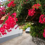 Dinis By Madeira بيت للعطل *