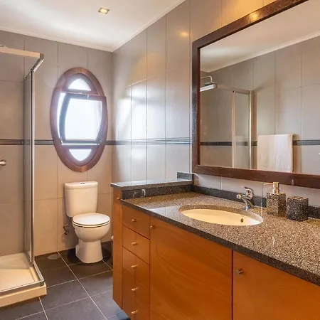 Dinis By Madeira كالهيتا