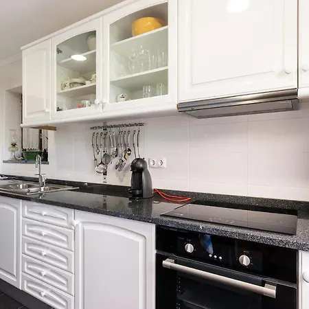 Dinis By Madeira Calheta (Madeira)