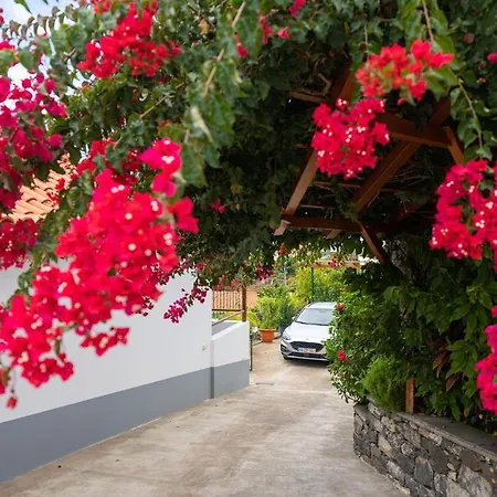 Dinis By Madeira بيت للعطل *