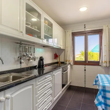 Semesterbostad Dinis By Madeira Calheta (Madeira)