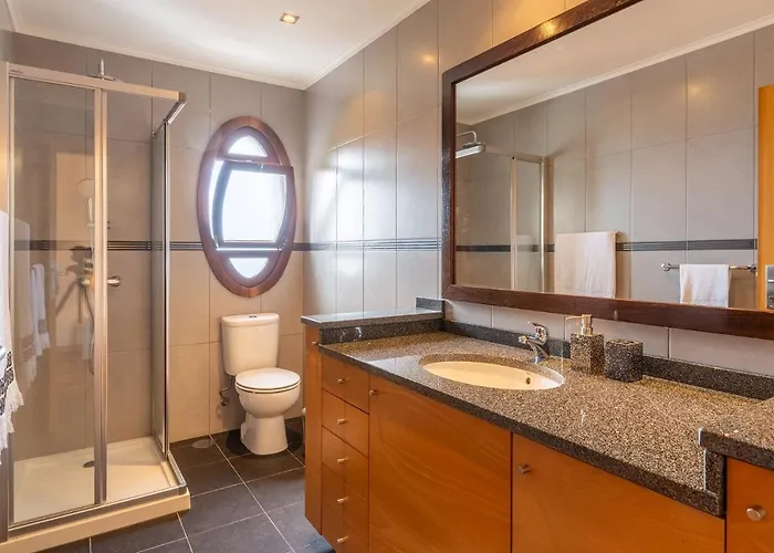 Dinis By Madeira Calheta (Madeira)