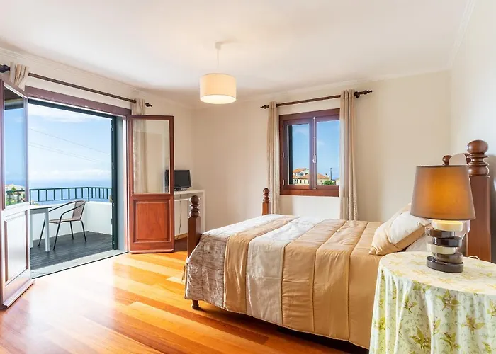 Dinis By Madeira Calheta (Madeira)